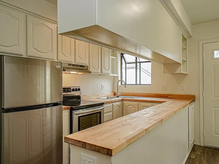 495 Chestnut St #20 — Photo 7