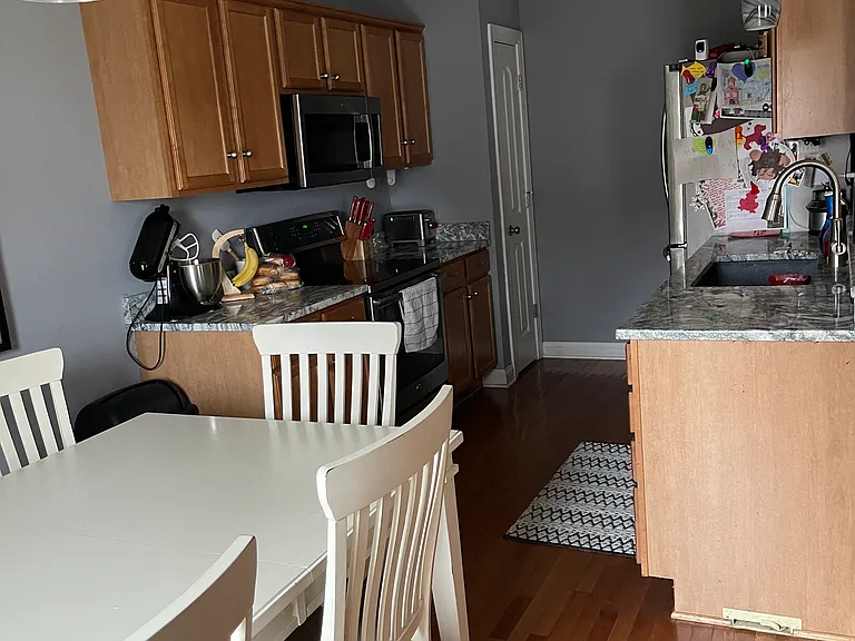 640 SE Cardinal Ln — Photo 3