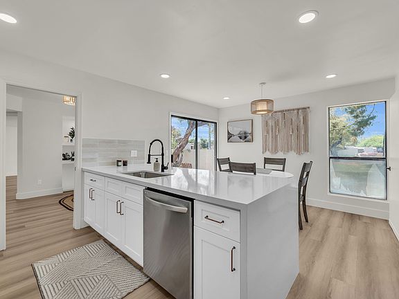 2nd image of 703 E Corte Oro #1