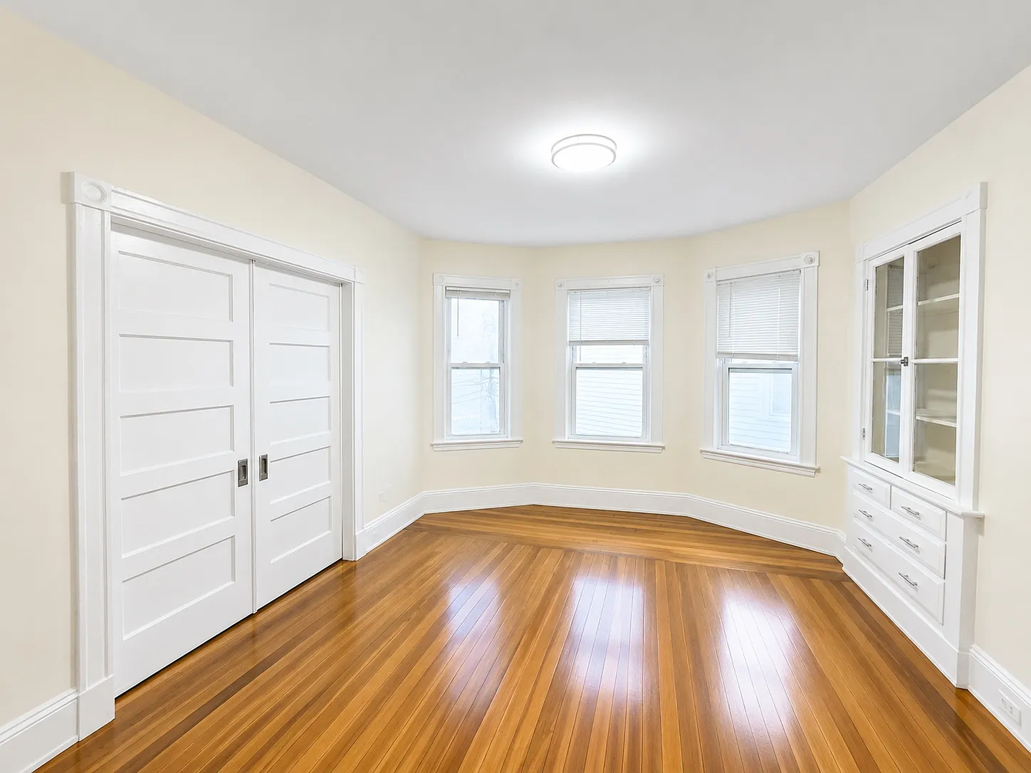 4 bed, 1600 sqft, $4,200 — Photo 4