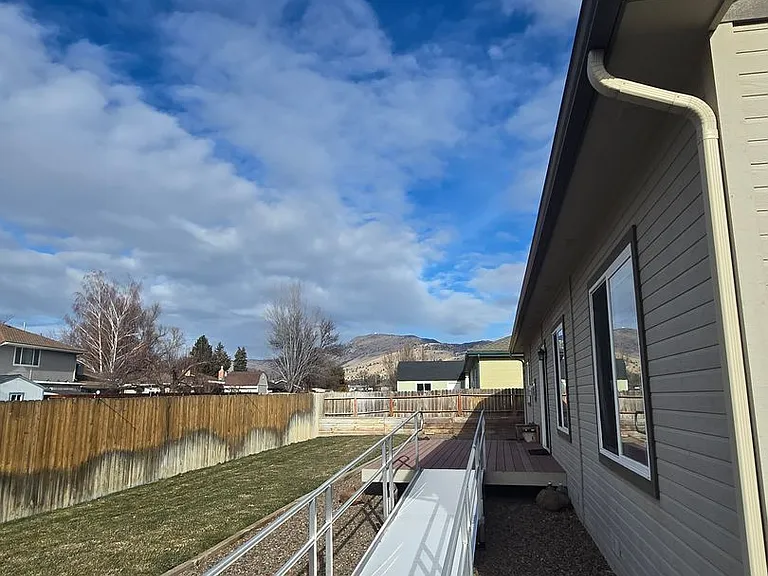 3830 Valinda Way — Photo 2