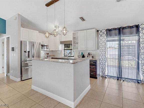 4th image of 3038 SW 11th Pl