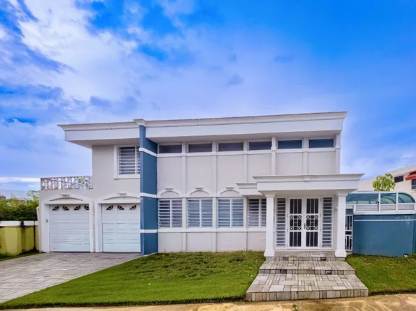 Calle 9 Urb Estancias De San Fernando #G12, Carolina, PR 00985