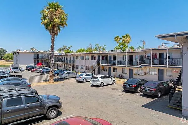 Plaza Estates — Photo 22