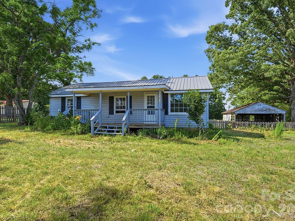 1st image of 1561 Ostwalt Amity Rd