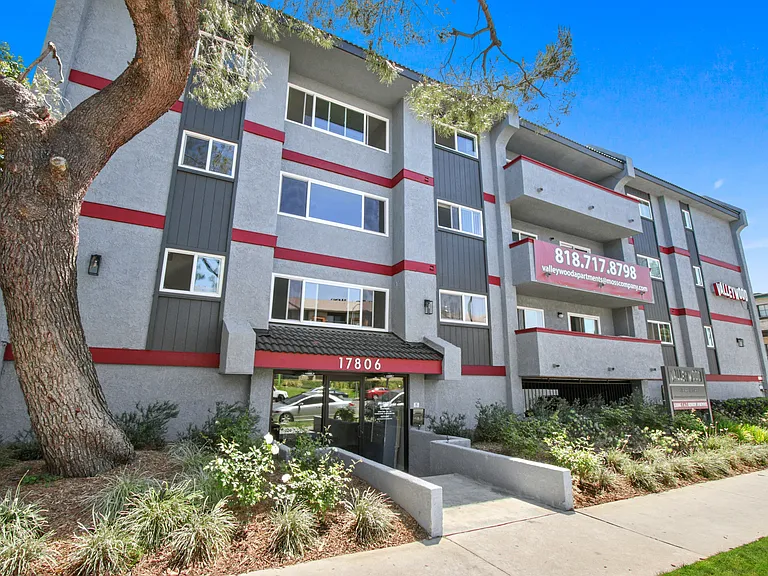 Valleywood Apartments — Photo 40