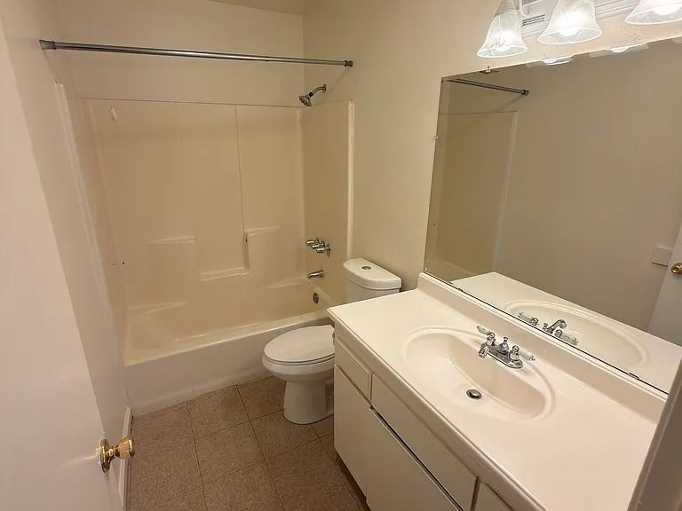 36 S Rogers Ln #202 — Photo 11