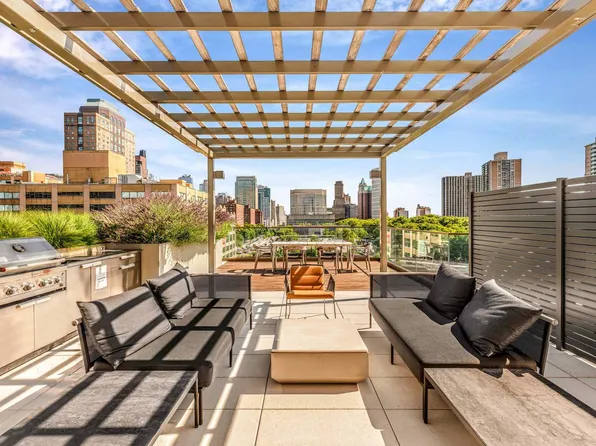 98 Front Street image 11 of 16