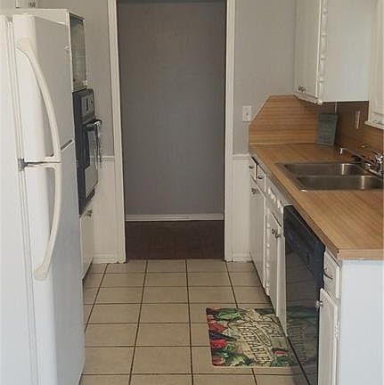 2nd image of 4728 Crest Pl