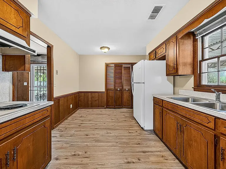1315 Pagoda Dr — Photo 8