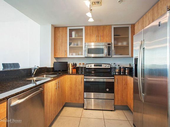 4th image of 7900 Harbor Island Dr APT 907A
