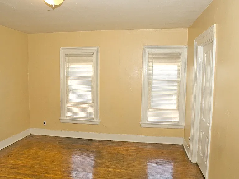 865 Clifford Ave — Photo 11