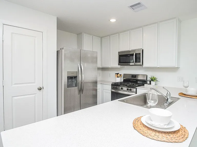2815 Fountain Woods Dr — Photo 17