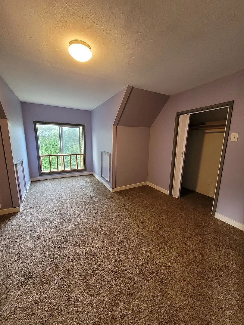 435 Ash St. — Photo 1