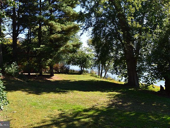 5th image of 420 River Rd