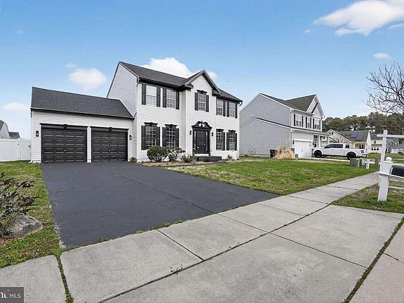 2nd image of 105 Mako Dr