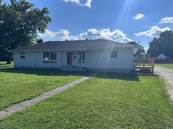 425 S 8th St, Mitchell, IN 47446