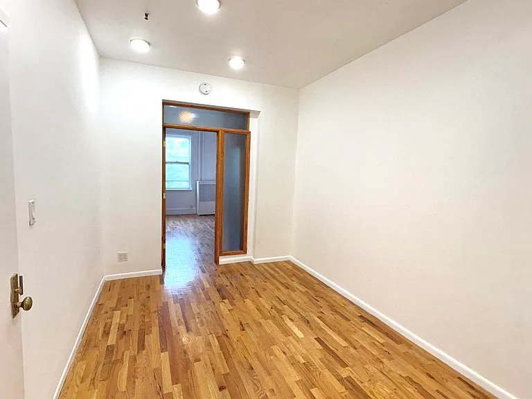 195 Calyer St #4 — Photo 3