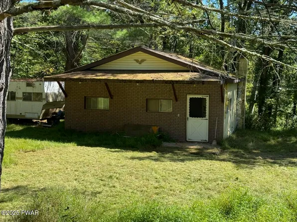 118 Markle Rd, Hawley, PA 18428