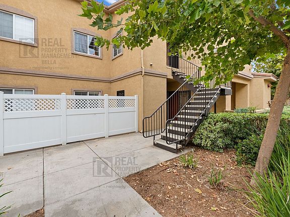 3rd image of 41410 Juniper St Unit 114