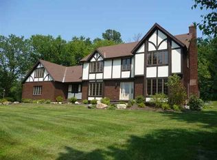 22 Schuyler Hills Rd, Loudonville, NY 12211