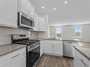 102 Freeman Dr, Hampton, VA 23666