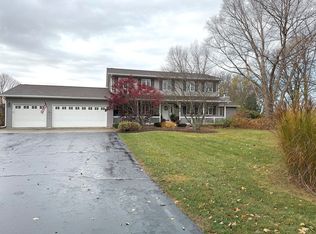 3995 W Cedar St, Dixon, IL 61021