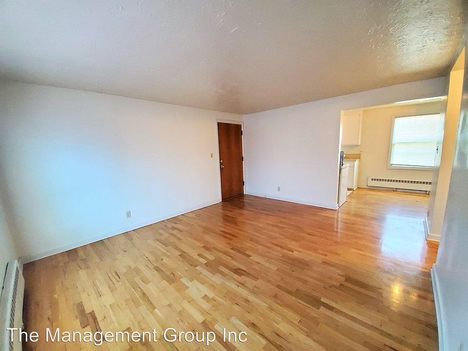 1st image of 1915 Daniels St APT 27