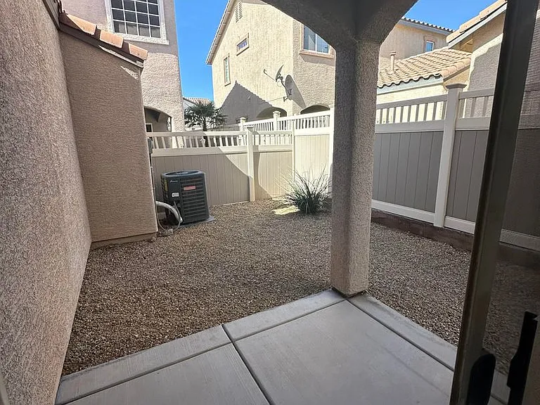 930 Wembly Hills Pl — Photo 21