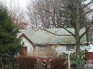 539 Willow St, West Hempstead, NY 11552