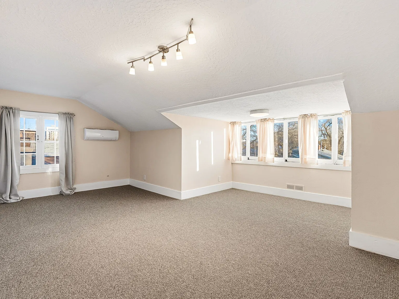 1 bed, 580 sqft, $1,200 — Photo 2