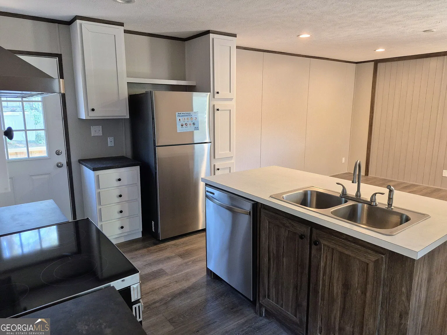 3 bed, 2.0 bath, $1,395 — Photo 3