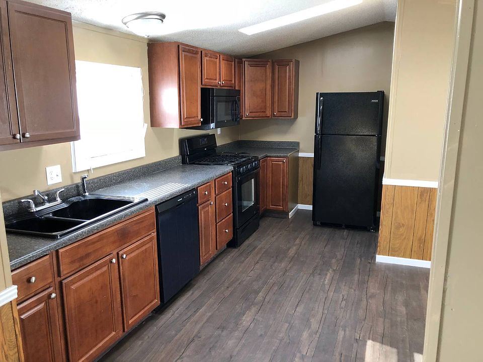 1st image of 18 Oak Ln