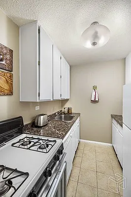 Sold by Halstead Real Estate | media 2