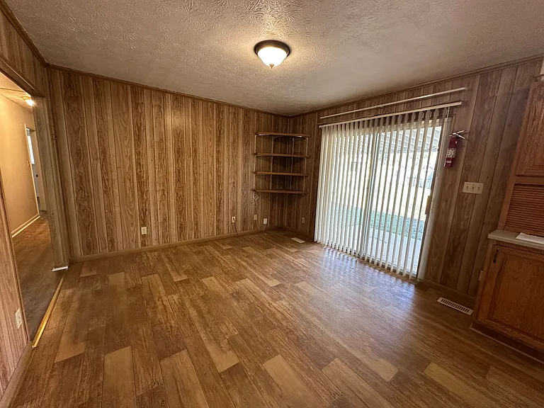 1405 Circle Dr — Photo 10