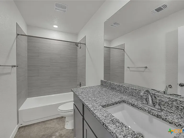 904 Cherry Laurel Ln #B — Photo 10