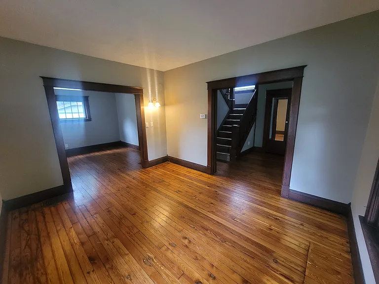 1327 Summit Ave — Photo 4