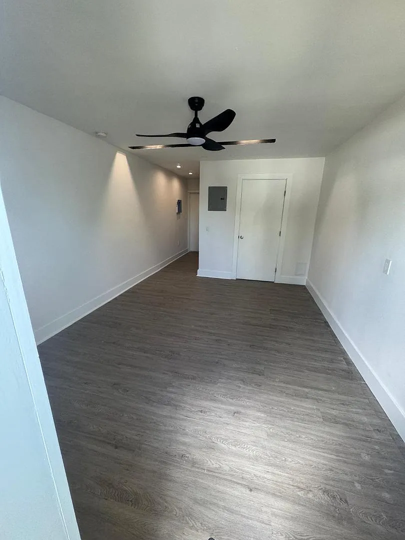 2222 NW North River Dr — Photo 2