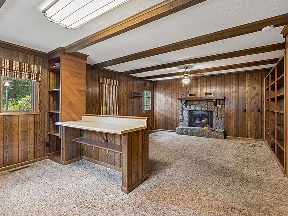5th image of 830 Sherwood Forest Dr