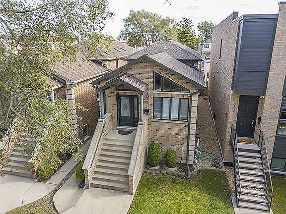 4th image of 2737 N 74th Ct
