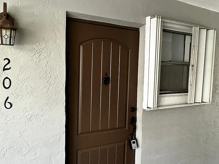 510 NE 17th Ave #206 — Photo 11