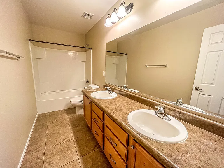 853 W Calle Barbitas — Photo 17