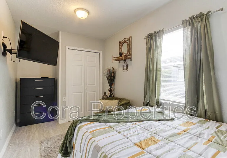 685 Sears Ave NE #4 — Photo 18