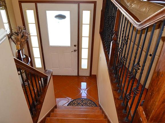 4th image of 2104 Crystal Lake Dr