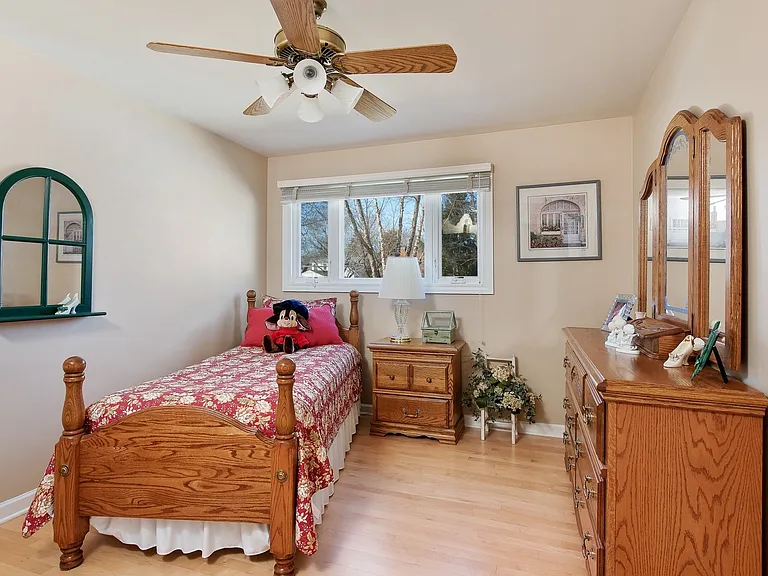 2322 Birchwood Ave — Photo 8