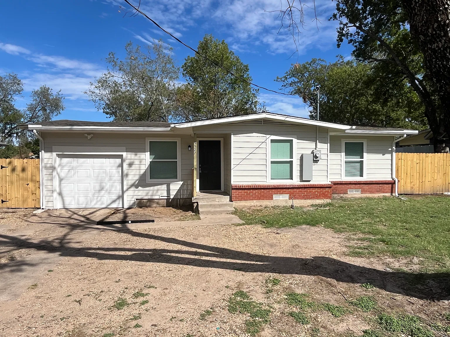 3 bed, 960 sqft, $1,650 — Photo 2