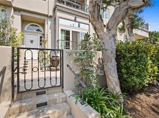 19355 Maidstone Ln, Huntington Beach, CA 92648