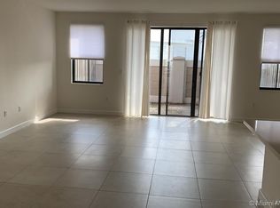 10421 NW 61st Ln, Doral, FL 33178