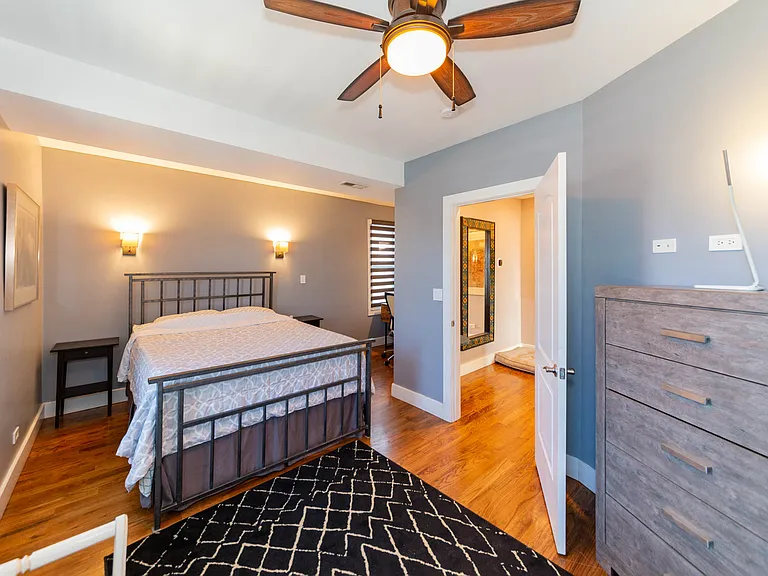 2243 N Monticello Ave — Photo 15