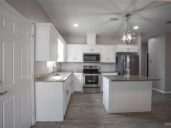 5th image of 2108 Stauffer St